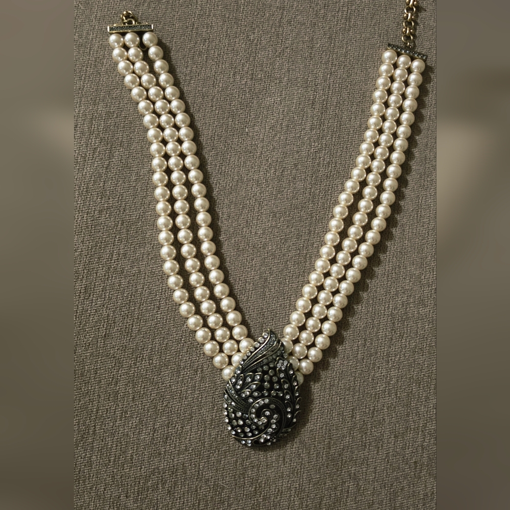 Heidi Daus vintage Pearl choker Necklace with  Pendant